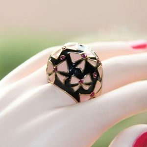 Vintage BETSEY JOHNSON First Date Collection Pink Black High Dome Ring. 7.5+